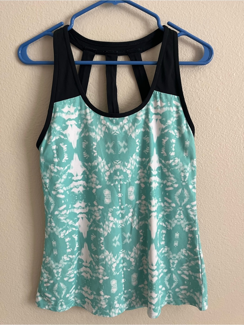GUC Fabletics Tank - Picture 3 of 5